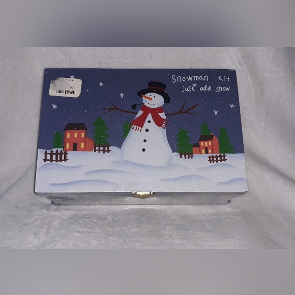 Vintage BUILD A SNOWMAN KIT IN WOOD BOX - Picture 3 of 10